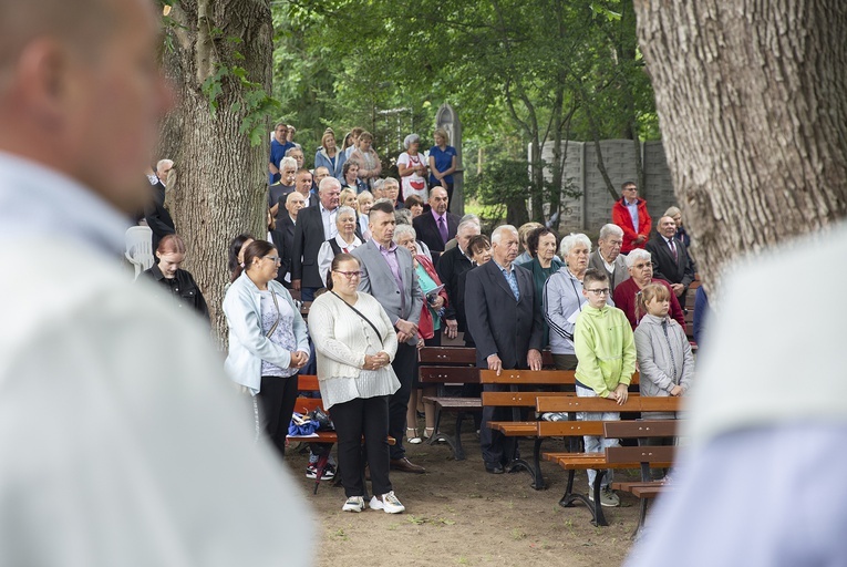 Lasek Miłosierdzia Bożego i Zakątek świętych Joachima i Anny, cz. 1