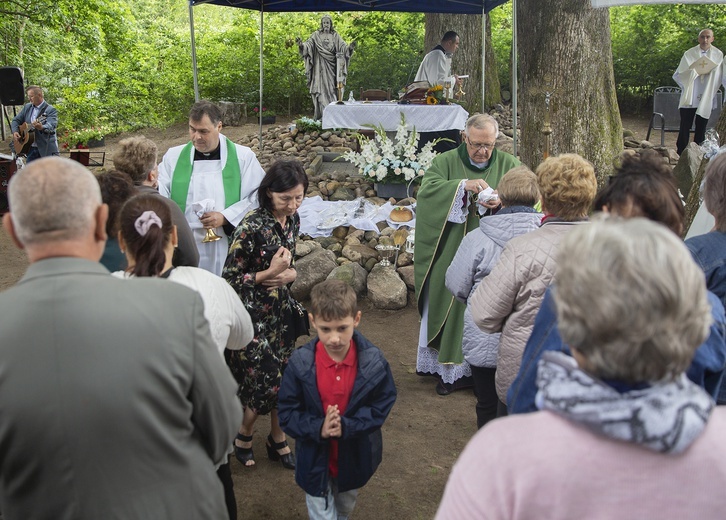 Lasek Miłosierdzia Bożego i Zakątek świętych Joachima i Anny, cz. 1