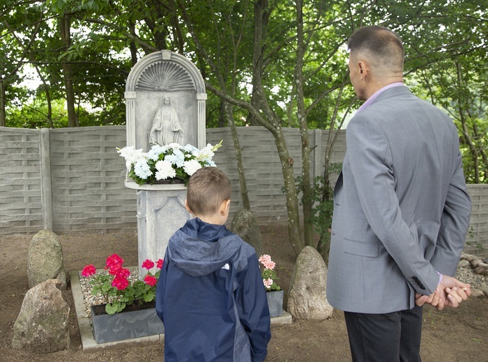 Lasek Miłosierdzia Bożego i Zakątek świętych Joachima i Anny, cz. 2