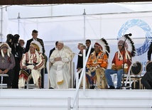 Papież wśród rdzennych mieszkańcow Kanady