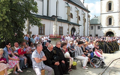 	W uroczystości uczestniczyli m.in. górnicy z Bochni i Rycerze św. Jana Pawła II.