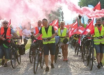 ▼	Pielgrzymowanie  „na siodełku” to również dobra forma ofiarowania swojego czasu i trudu Bogu.