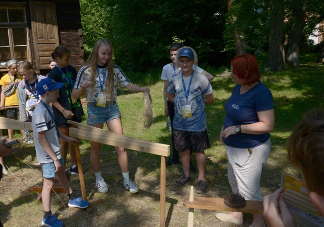 Młodzi Ukraińcy na letnim wypoczynku w Radomiu