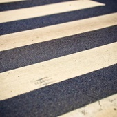 Śląskie. 147 wypadków na przejściach dla pieszych w pierwszym półroczu; zginęło w nich 11 osób 