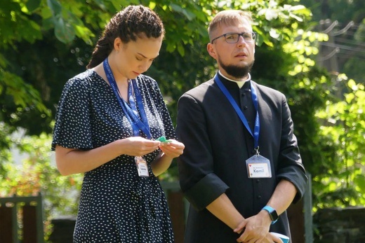 Wakacyjny Dzień Wspólnoty Oazy w Rajczy - II turnus 2022, cz. 1 - spotkanie w parku