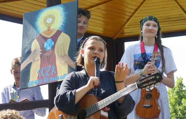 Wakacyjny Dzień Wspólnoty Oazy w Rajczy - II turnus 2022, cz. 1 - spotkanie w parku