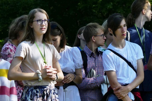 Wakacyjny Dzień Wspólnoty Oazy w Rajczy - II turnus 2022, cz. 1 - spotkanie w parku