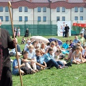 Biskup Siczek w 2011 roku podczas powakacyjnego dnia wspólnoty Ruchu Światło-Życie i Liturgicznej Służby Ołtarza.