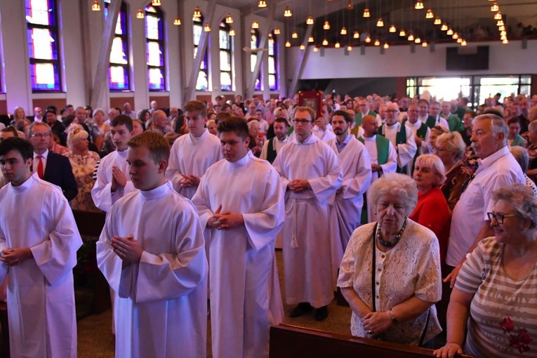 Wzruszające pożegnanie wieloletniego zielonogórskiego proboszcza