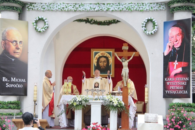 Nowy Sącz. Wielki odpust ku czci Przemienienia Pańskiego - dzień 1.