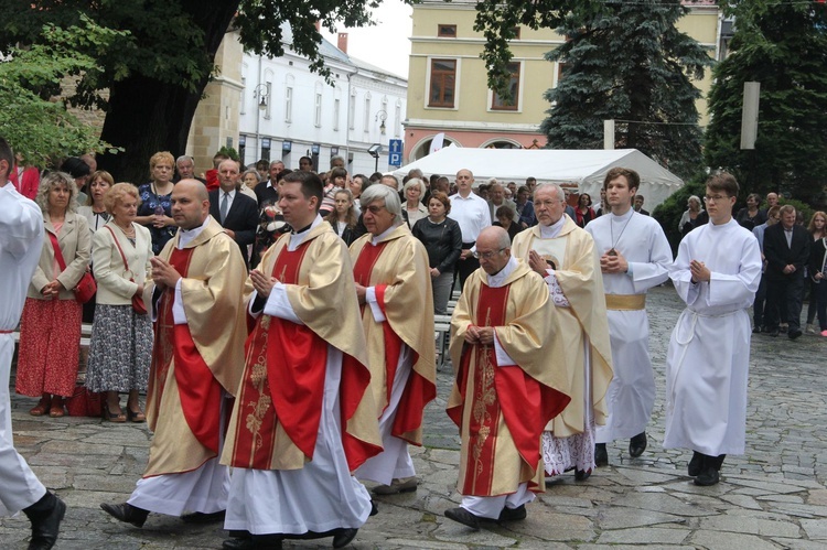 Nowy Sącz. Wielki odpust ku czci Przemienienia Pańskiego - dzień 1.