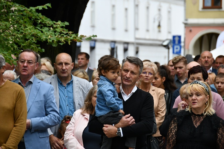 Nowy Sącz. Odpust ku czci Przemienienia Pańskiego z udziałem ludzi pracy