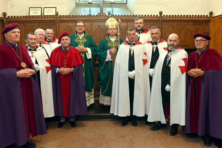 Strzegom. W bazylice powitali relikwie św. Szarbela