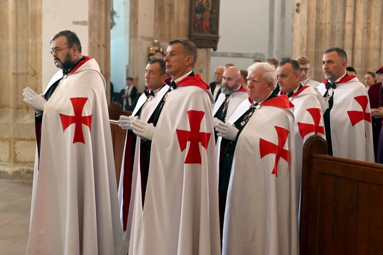 Strzegom. W bazylice powitali relikwie św. Szarbela