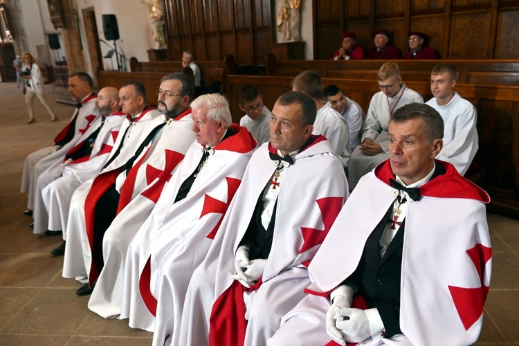 Strzegom. W bazylice powitali relikwie św. Szarbela