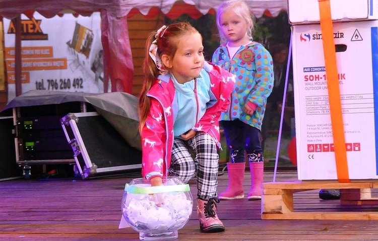 Deszczowa 12. Biesiada Rodzinna z Fundacją Krzyż Dziecka w Pisarzowicach