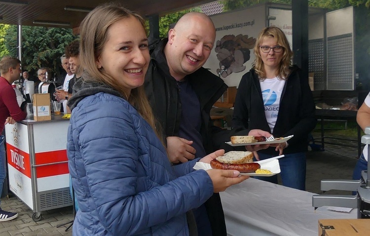 Deszczowa 12. Biesiada Rodzinna z Fundacją Krzyż Dziecka w Pisarzowicach