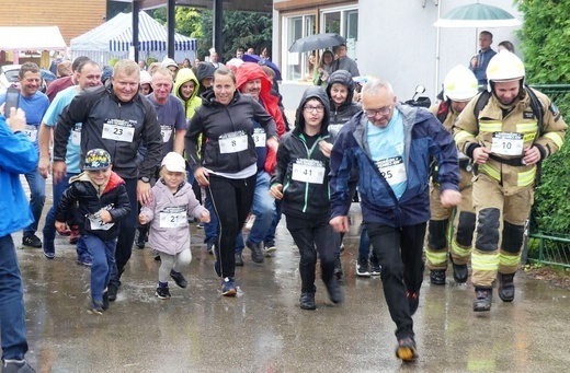 Deszczowa 12. Biesiada Rodzinna z Fundacją Krzyż Dziecka w Pisarzowicach