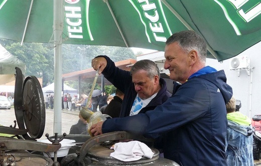 Deszczowa 12. Biesiada Rodzinna z Fundacją Krzyż Dziecka w Pisarzowicach