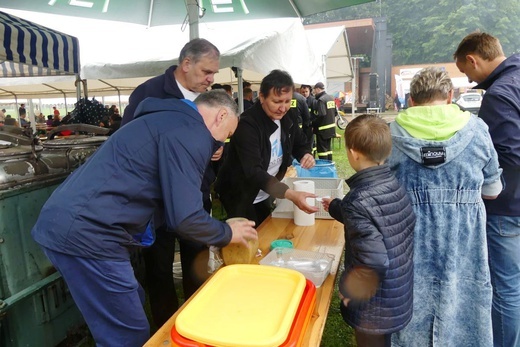 Deszczowa 12. Biesiada Rodzinna z Fundacją Krzyż Dziecka w Pisarzowicach
