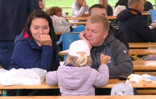 Deszczowa 12. Biesiada Rodzinna z Fundacją Krzyż Dziecka w Pisarzowicach