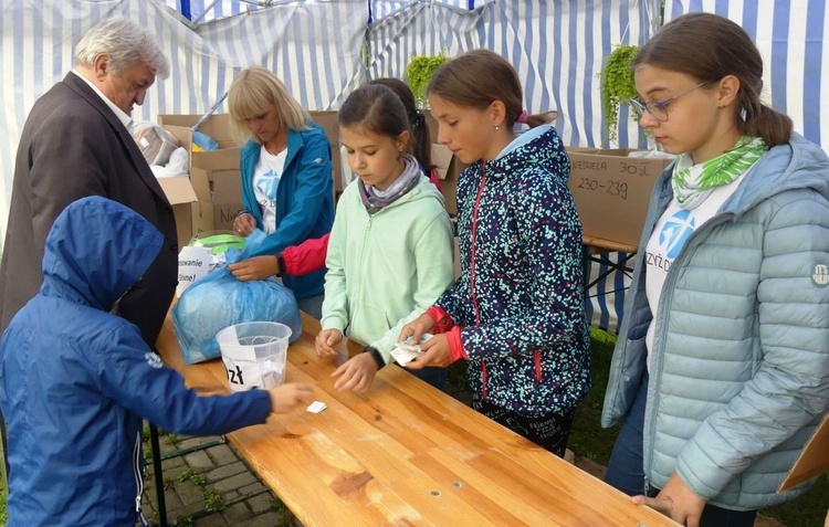 Deszczowa 12. Biesiada Rodzinna z Fundacją Krzyż Dziecka w Pisarzowicach