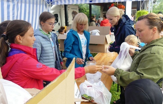 Deszczowa 12. Biesiada Rodzinna z Fundacją Krzyż Dziecka w Pisarzowicach