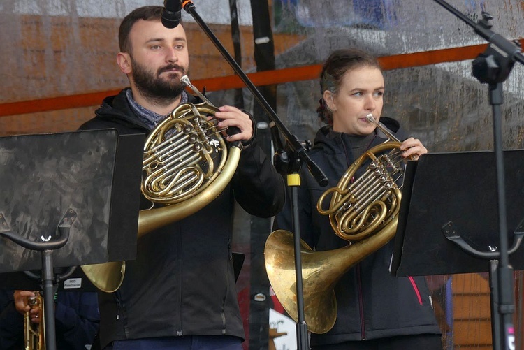 Deszczowa 12. Biesiada Rodzinna z Fundacją Krzyż Dziecka w Pisarzowicach