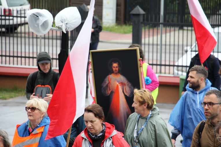 Nocą w deszczu do s. Faustyny 