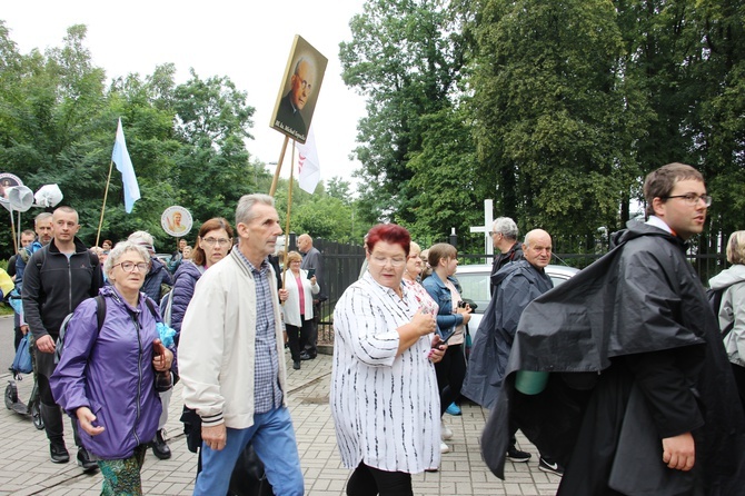 Nocą w deszczu do s. Faustyny 