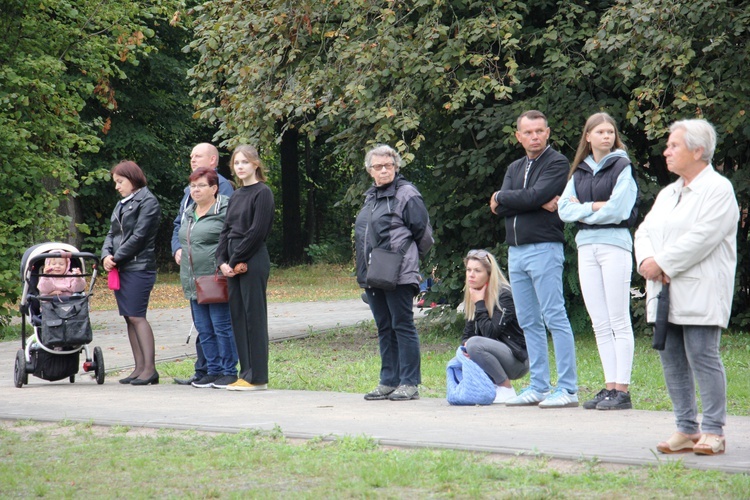 Nocą w deszczu do s. Faustyny 