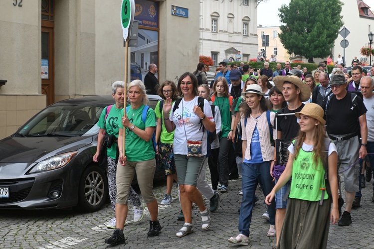 XIX PPDŚ. Wystartowali spod świdnickiej katedry