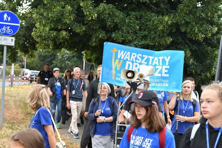Pielgrzymka Nauczycieli i Wychowawców "Warsztaty w drodze" już na szlaku