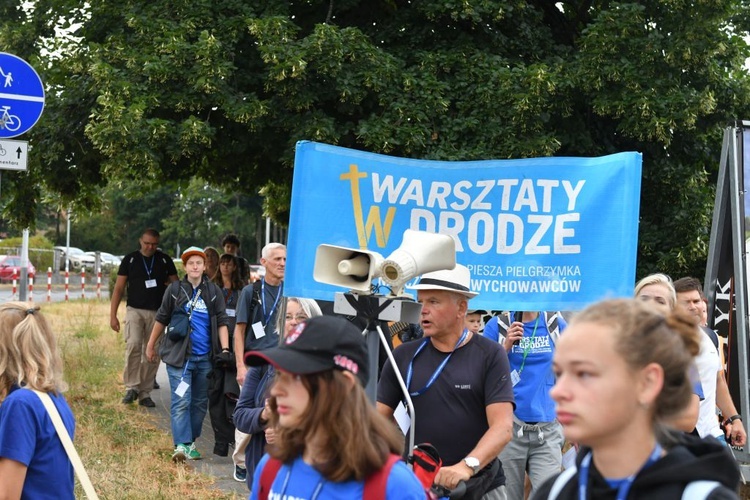 Pielgrzymka Nauczycieli i Wychowawców "Warsztaty w drodze" już na szlaku