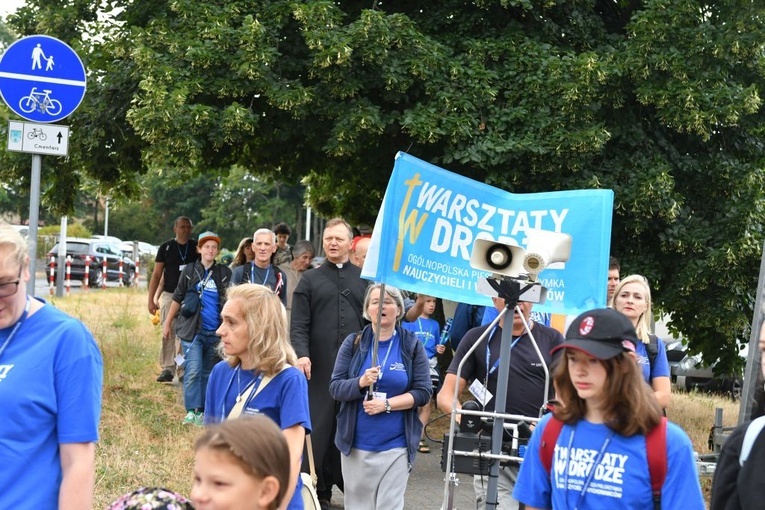 Pielgrzymka Nauczycieli i Wychowawców "Warsztaty w drodze" już na szlaku