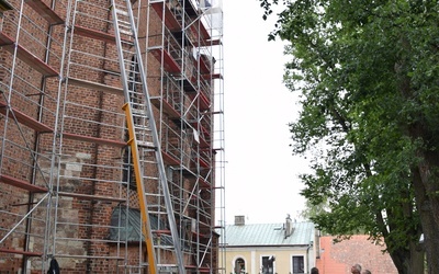 Remont dachu katedry sandomierskiej