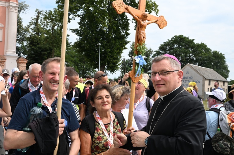 Wyjście pielgrzymki ze Skrzatusza na Jasną Górę