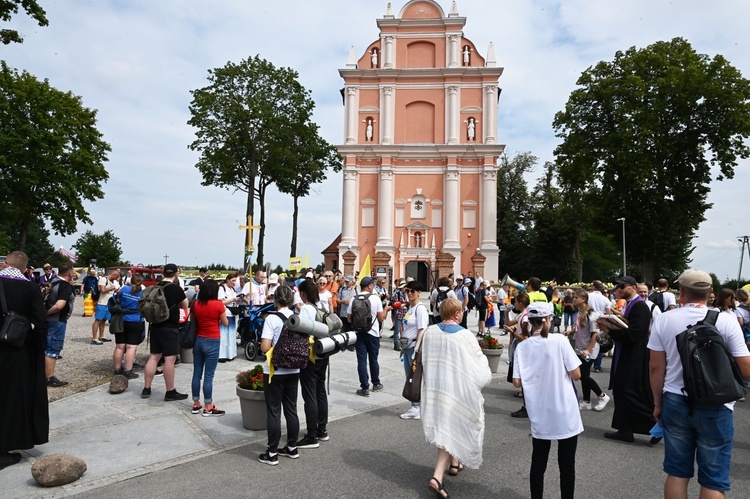 Wyjście pielgrzymki ze Skrzatusza na Jasną Górę