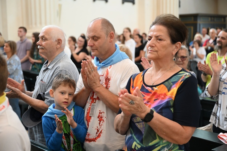 Wyjście pielgrzymki ze Skrzatusza na Jasną Górę