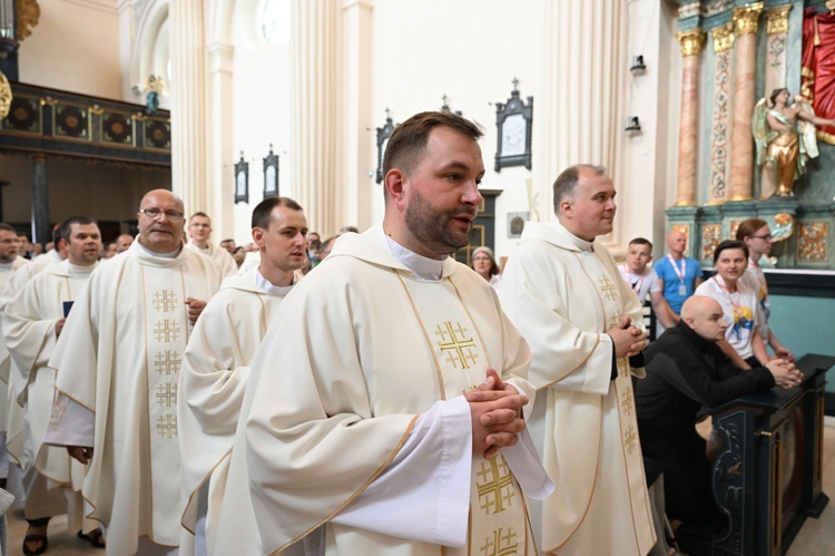 Wyjście pielgrzymki ze Skrzatusza na Jasną Górę