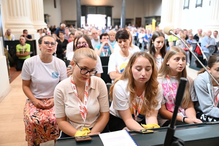 Wyjście pielgrzymki ze Skrzatusza na Jasną Górę