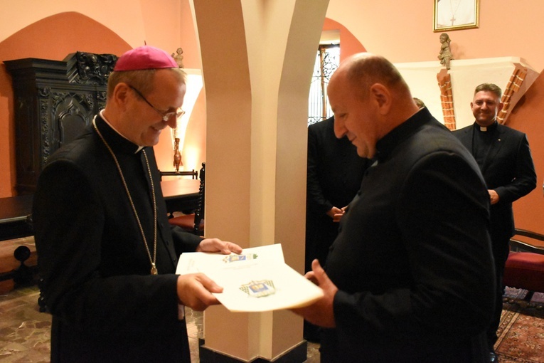Nowe dekrety w archidiecezji