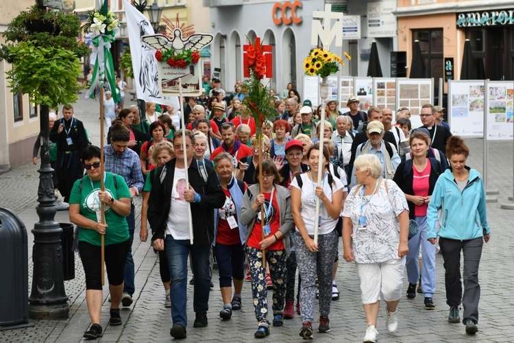 Piesza Pielgrzymka z Zielonej Góry zmierza do Czarnej Madonny