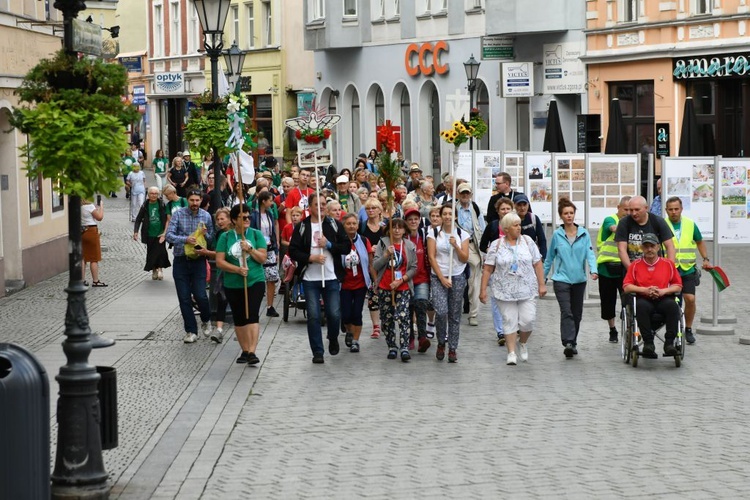 Piesza Pielgrzymka z Zielonej Góry zmierza do Czarnej Madonny