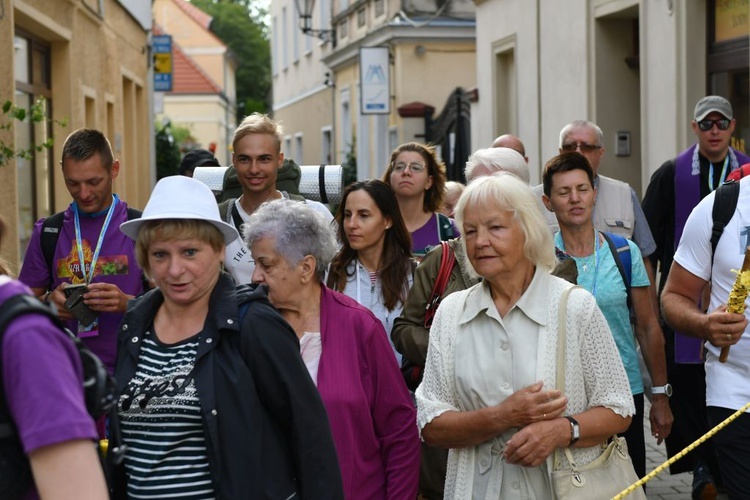 Piesza Pielgrzymka z Zielonej Góry zmierza do Czarnej Madonny