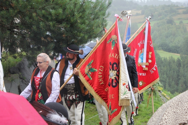 Ochotnica Górna. Poświęcenie odnowionego krzyża