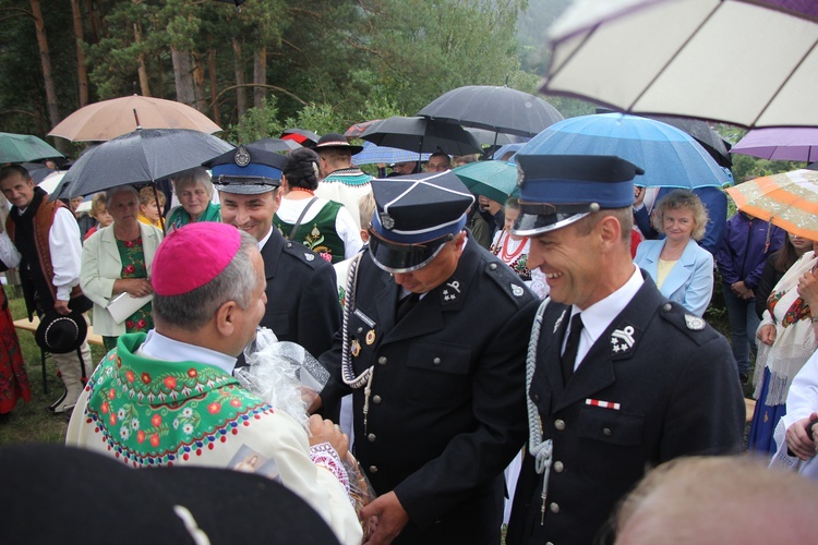 Ochotnica Górna. Poświęcenie odnowionego krzyża