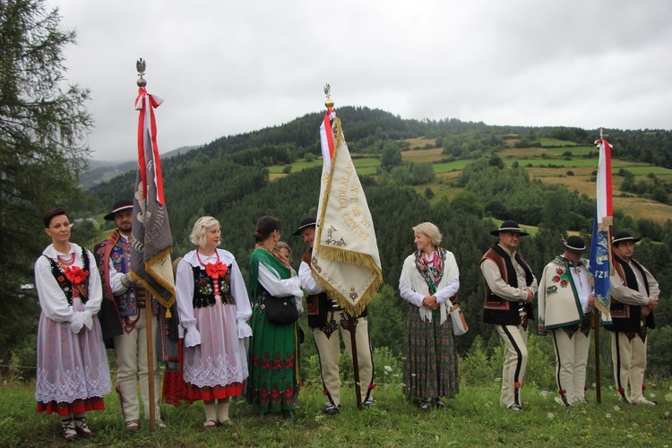 Ochotnica Górna. Poświęcenie odnowionego krzyża