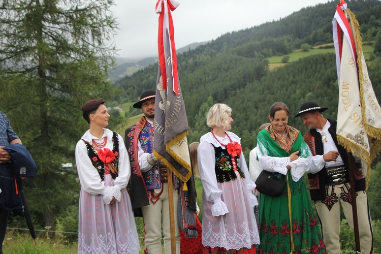 Ochotnica Górna. Poświęcenie odnowionego krzyża