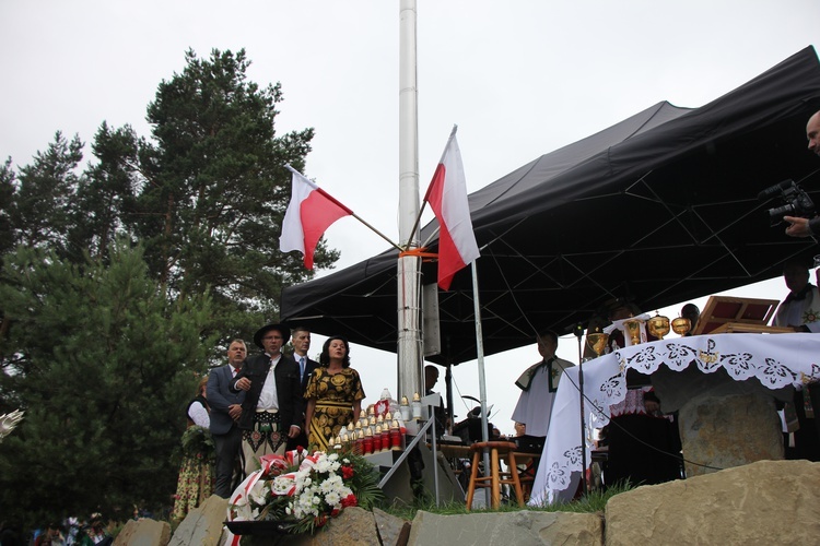 Ochotnica Górna. Poświęcenie odnowionego krzyża